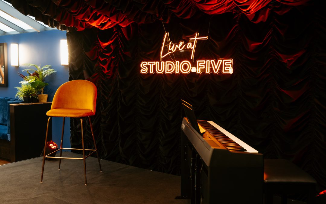 Pairing food & music: the best genres for every cuisine